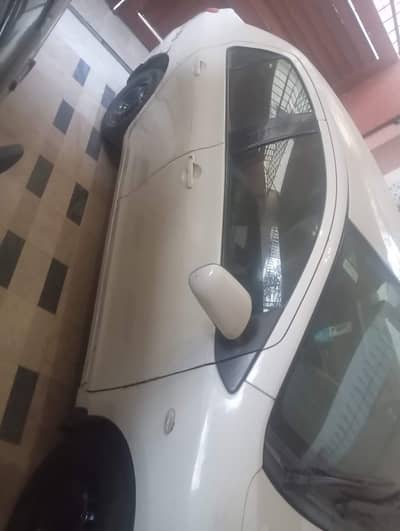 TOYOTA BELTA/YARIS 2012/2006-AUTO-B2B Original paint except 1Fender