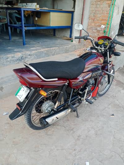 HONDA PRIDER 2015
