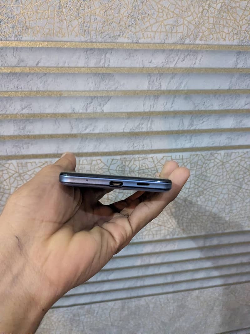 Sharp Aquos Zero 5g basic 13