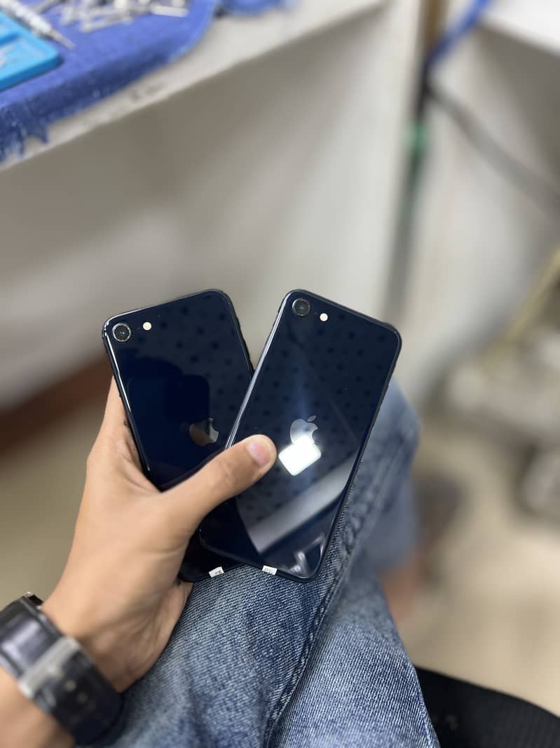 iPhone SE 3rd generation 1