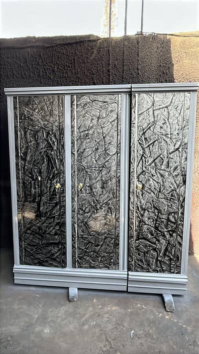 STEEL KI ALMARI  Available