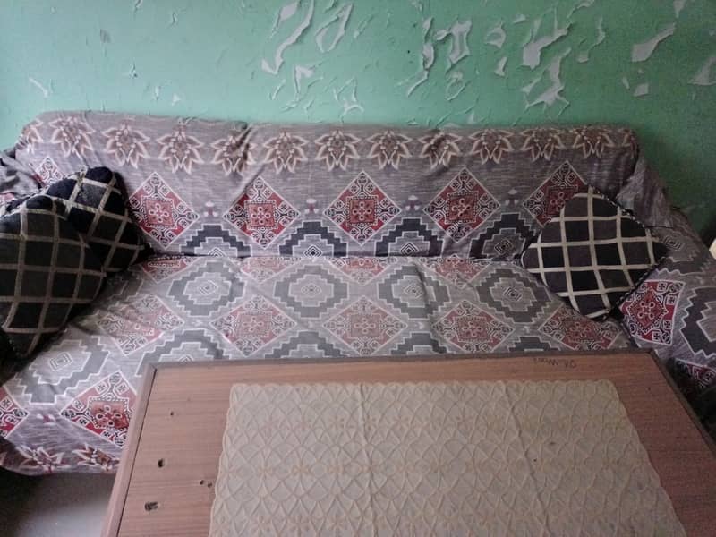 Sofas in affordable range 3