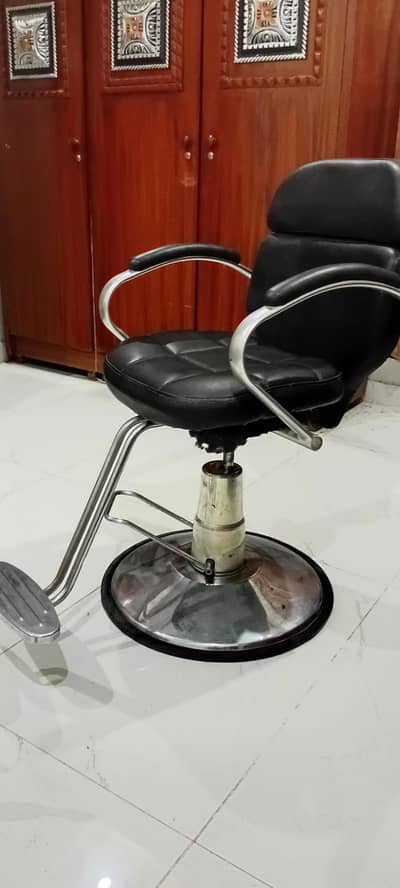salon chairs/cutting chairs/hydrolic chairs/polar chairs/barber chairs