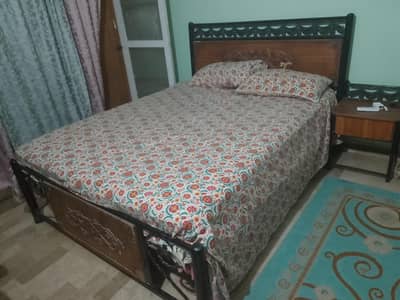 heavy rod iron metrial with wood touch