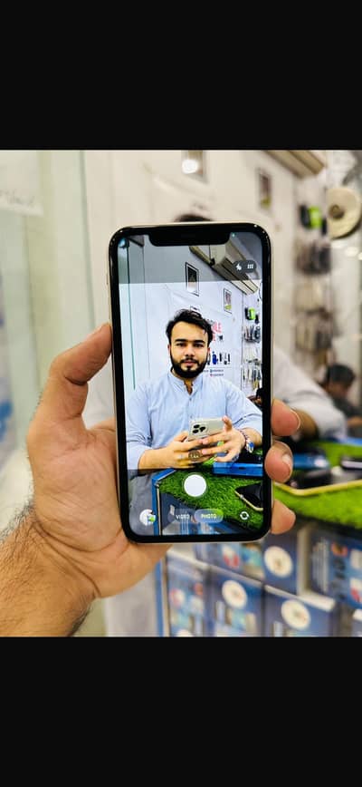 Apple iphone 11 64gb Condition 10 out 10