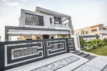 1 kanal luxury house avelible for rent