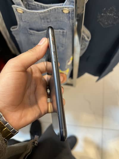 iPhone Xr  64 GB JV condition 10 battery health 87