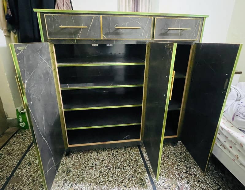 Customised rack wardrobe 4