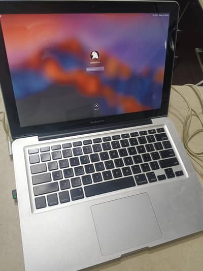 MacBook Pro Mid 2010 4GB RAM 250GB HDD NVDIA GRAPHICS CARD