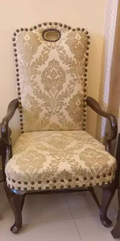 7 seaters sofa with Tables