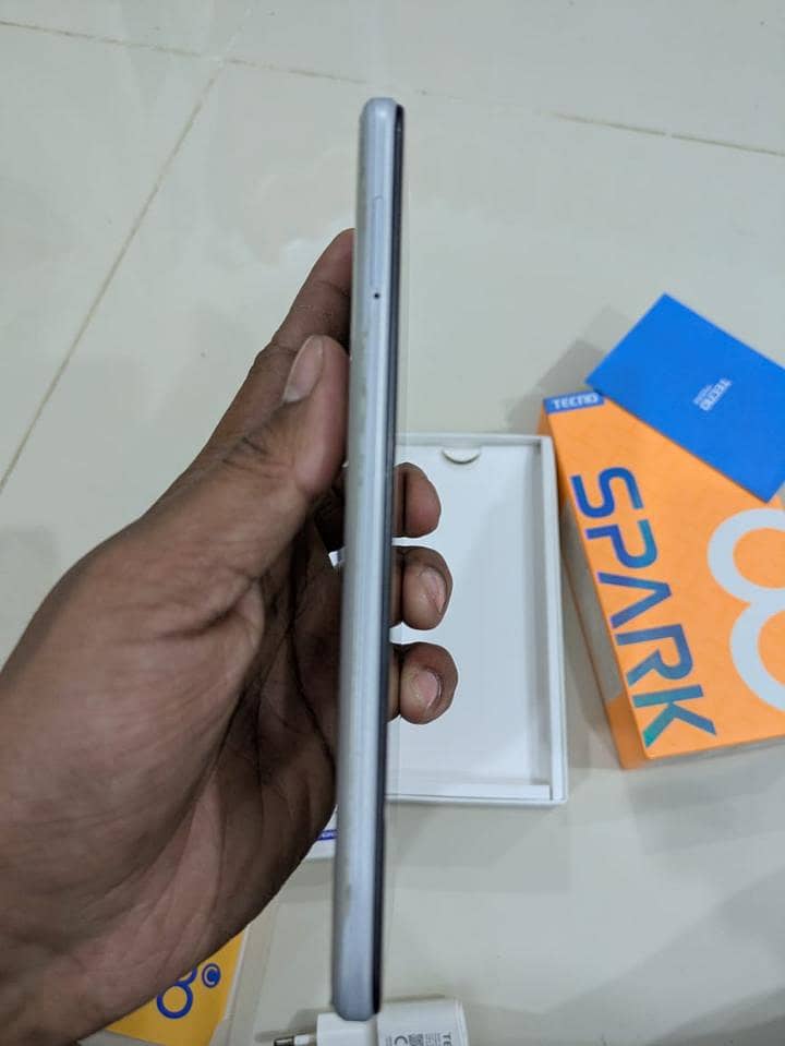 Tecno spark 8c 4