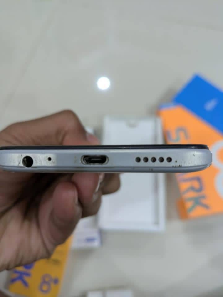 Tecno spark 8c 5