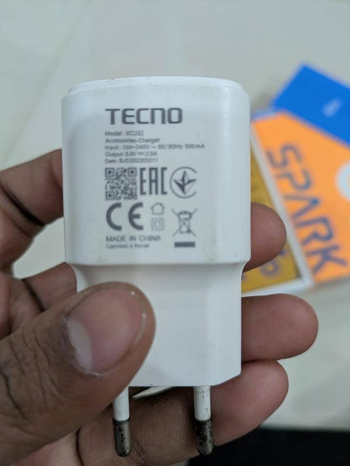 Tecno spark 8c 9