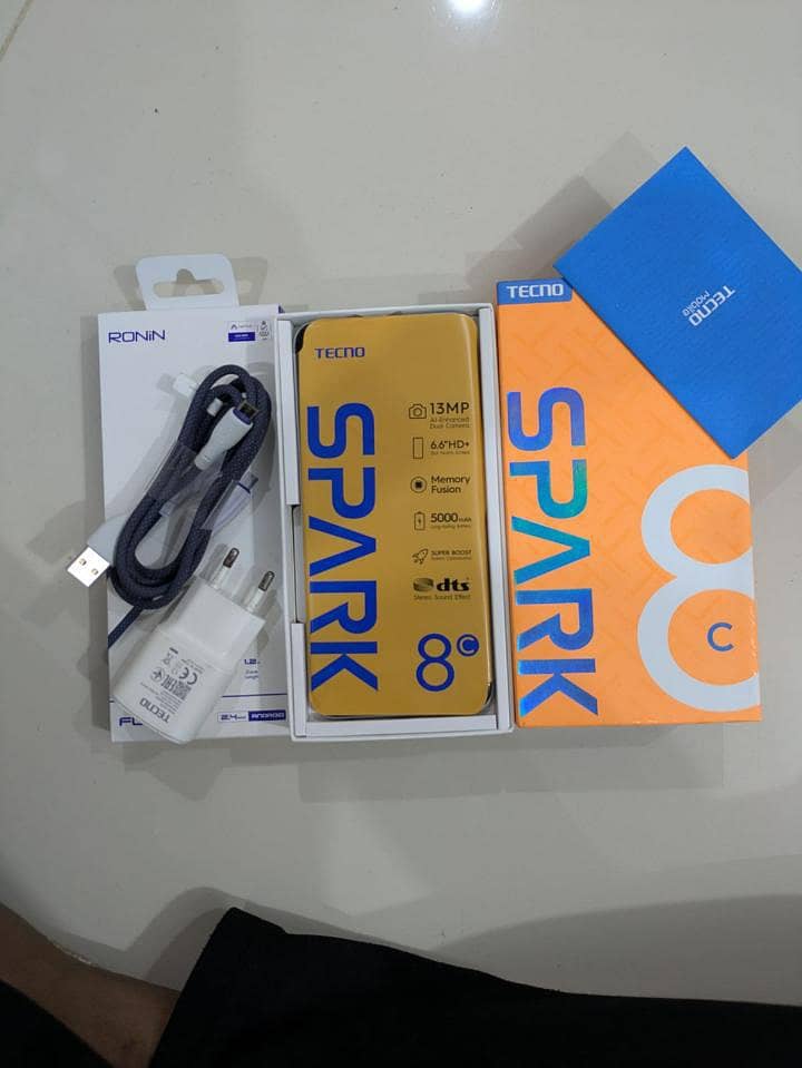 Tecno spark 8c 12