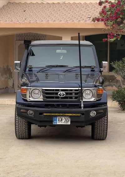 Toyota Land Cruiser 1990