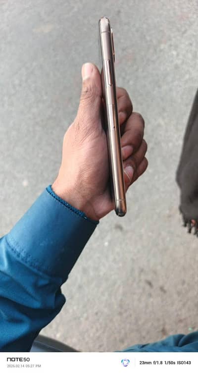 iPhone XS 64GB Rose Gold – Factory Unlocked – Neat Condition