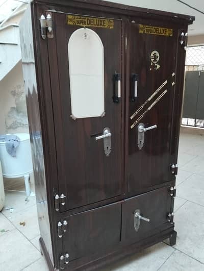 Safe & Steel Almari 3 Doors