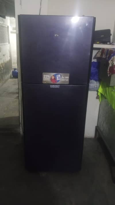Dawlance Large size fridge urgent sale