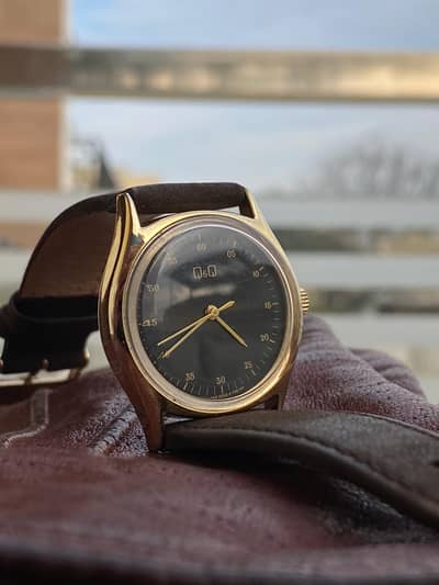 Vintage Q&Q Watch