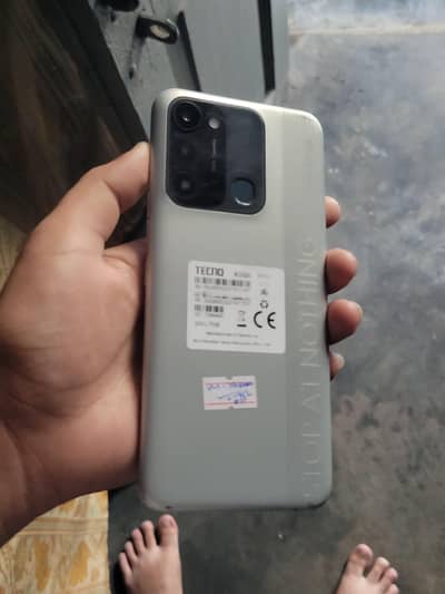 Tecno spark 8c 3/64 urgent sell