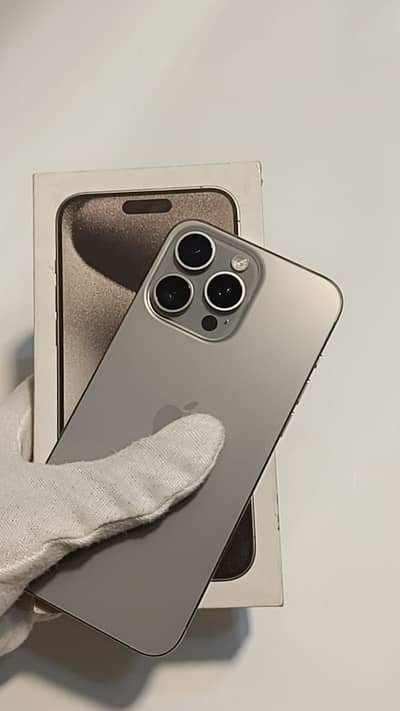 iPhone 15 Pro Max 256GB – Natural Titanium – 10/10 – Factory Unlocked
