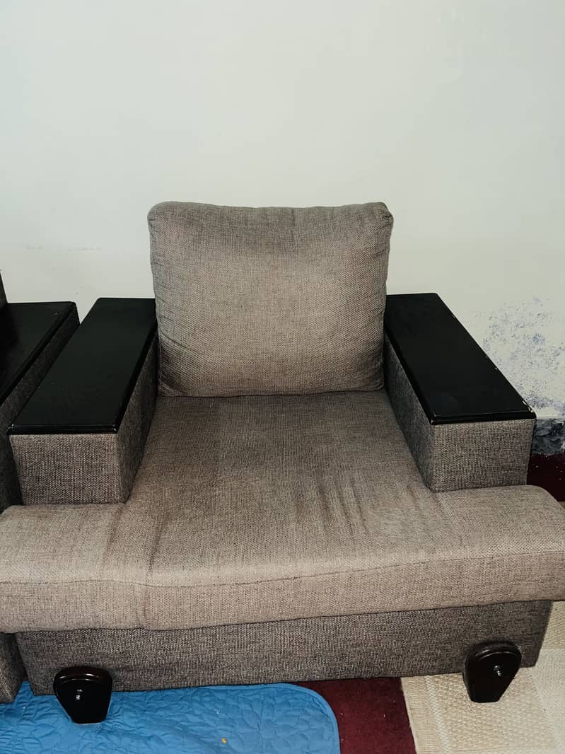 7 SEATER POST MODERN SOFAS 2