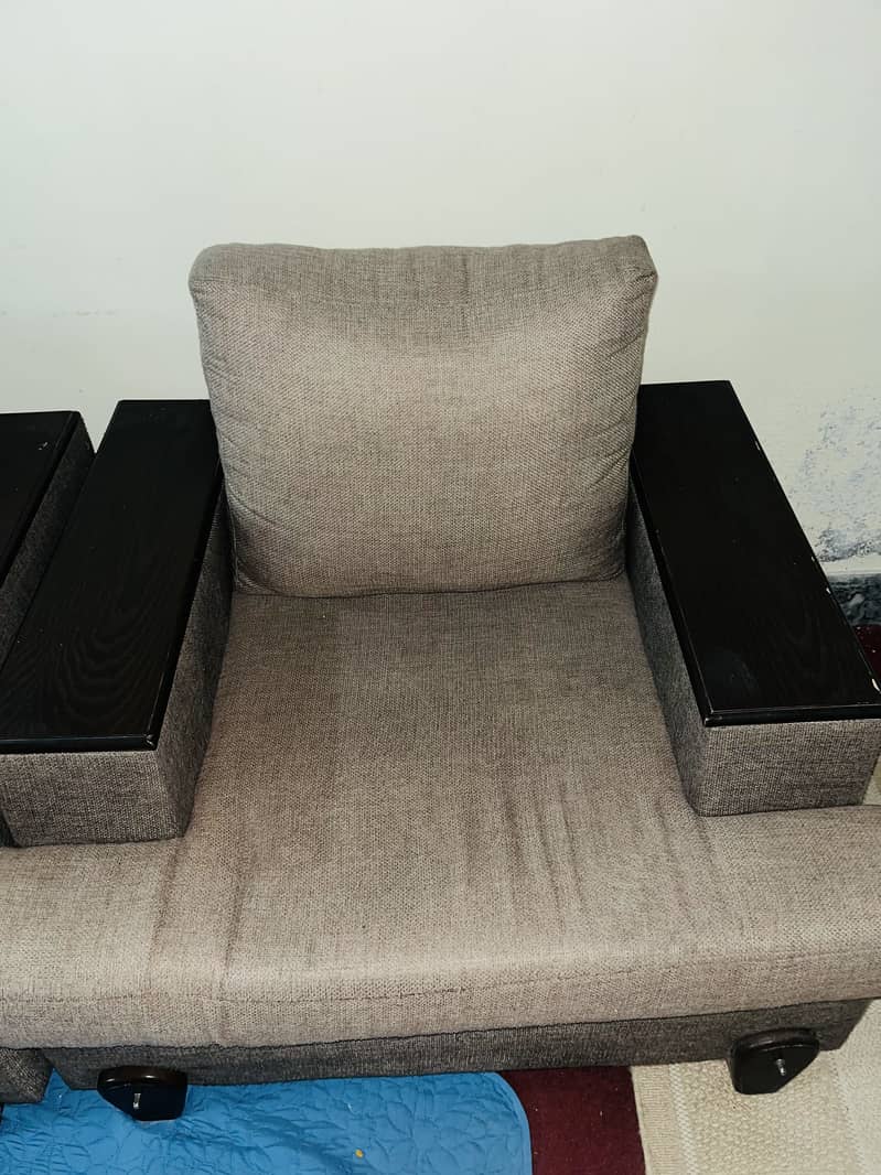 7 SEATER POST MODERN SOFAS 4
