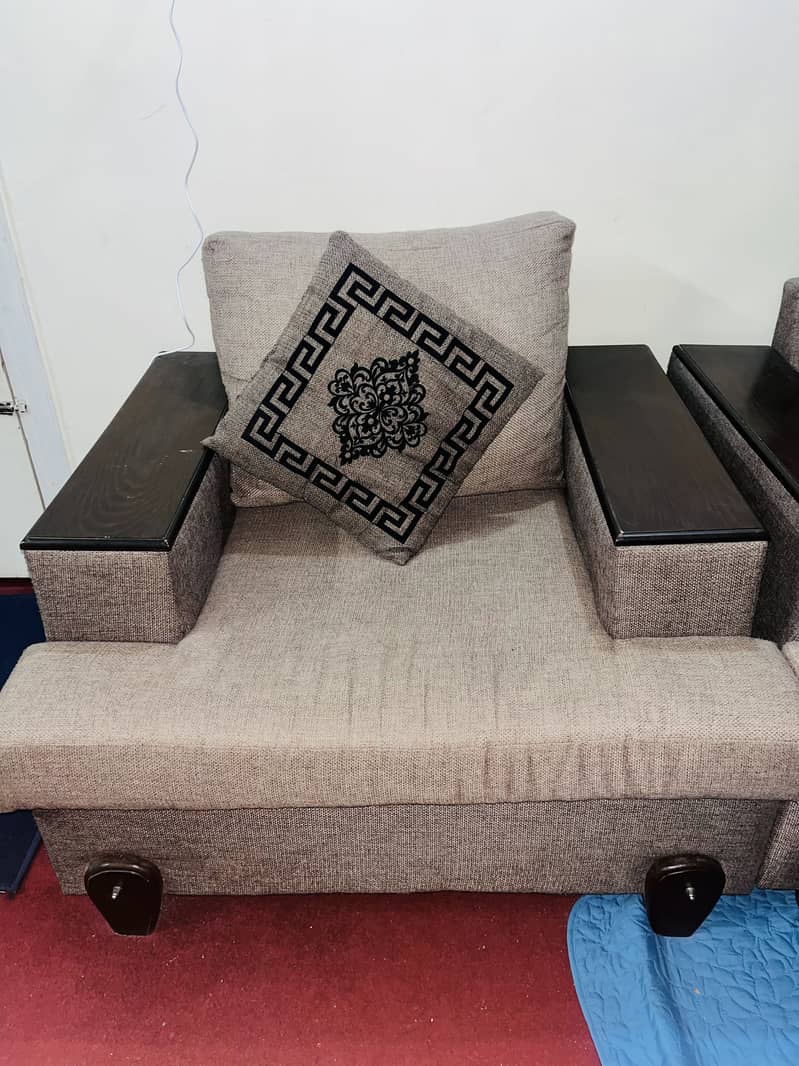 7 SEATER POST MODERN SOFAS 5