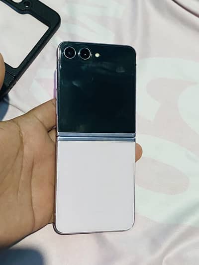 ​ Samsung Galaxy Z Flip 5 | 512GB | 10/10 Condition 