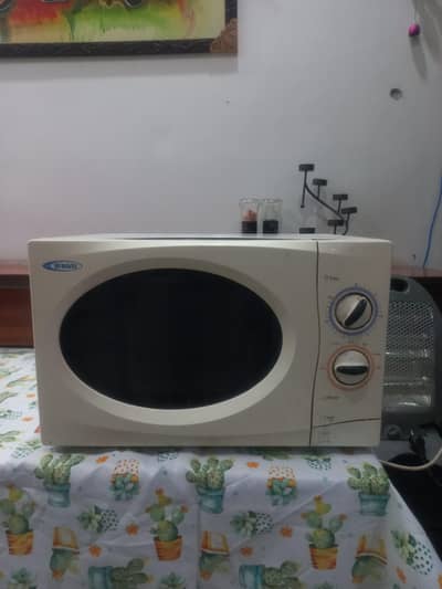 Waves Microwave Oven