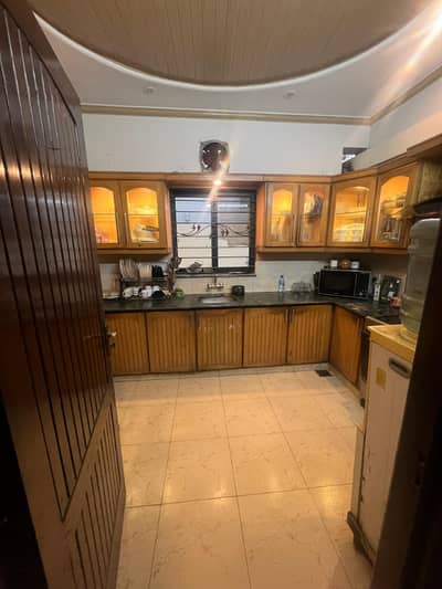10 Marlas Double Storey House In Karim Block Iqbal Town