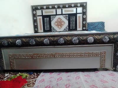 iam selling my King size bed . . . . . used like new. . . .