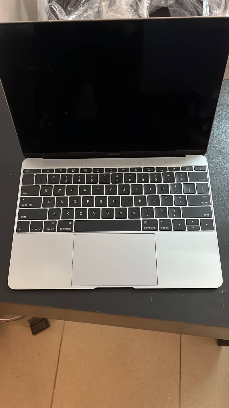 Macbook 2015 0