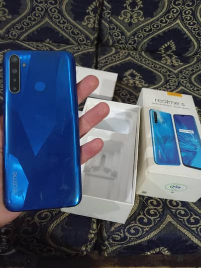 realme 5 4GB 64GB with box
