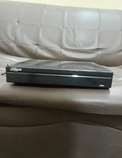 Dahua 4ch nvr 8mp with 4 port Poe