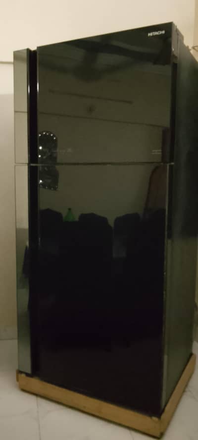 Hitachi fridge in used condition