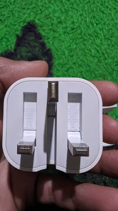 Original iphone adaptor and lightning Cable for sale
