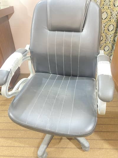 Office Chair & Table