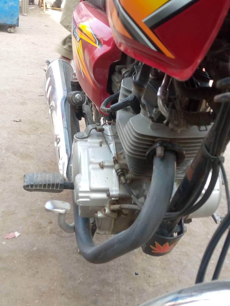 بائیک اچھی کنڈیشن میں ہے لو اور چلاؤ 2