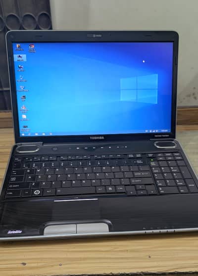 Toshiba laptop core i7 4th generation good condition