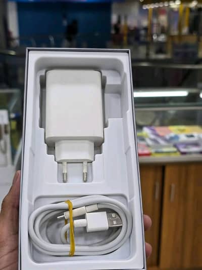 vivo v27e 8GB Ram 256gb my WhatsApp number 03193220605