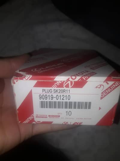 box pack unused Spark plug priys Gli And land crusier