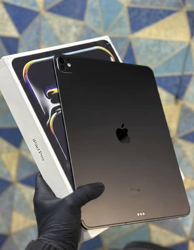 IPAD PRO M5 WITH BOX WIFI+CELLULAR