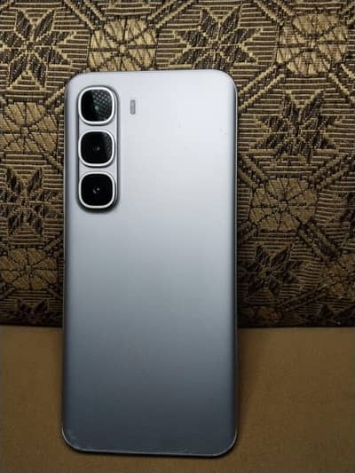 Infinix Hot 60 Pro Plus 8GB RAM 256GB Storage – Urgent Sale