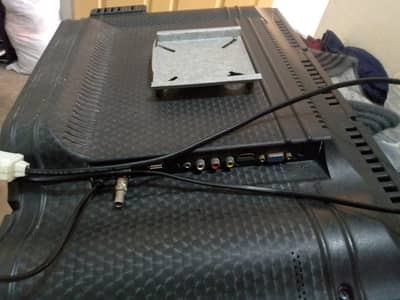 LCD 19 inch good condition  03078539955