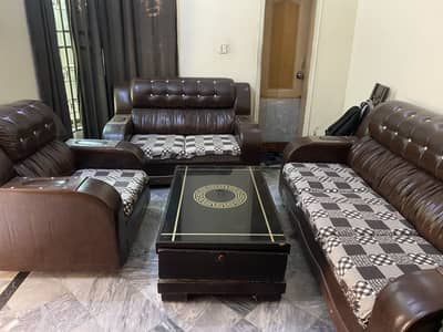 Best Sofas 3 seaters+table in perfect condition