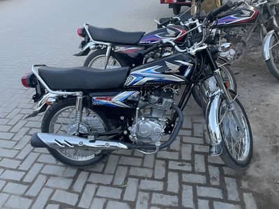 Honda cg 125 2025 just 1800 driven