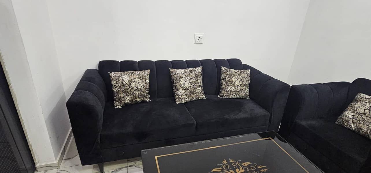 black velvet sofaa 1