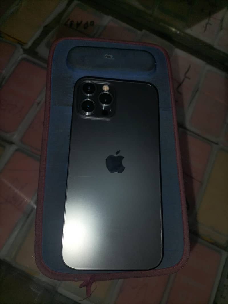 iphone 12 pro max 2