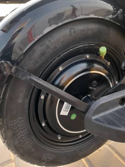 electric scooty bike in showroom condition